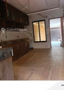 Location villa 7 pièces à Cité Artci