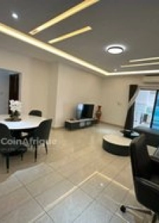 Location appartement 3 pièces avec les meubles à Cocody Riv