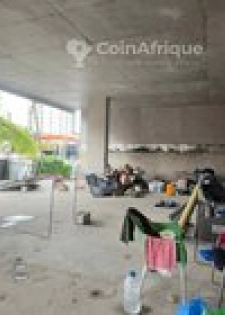 Location bureaux & commerces 600 m²  - M