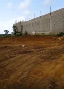 Terrains 300m² à Songon