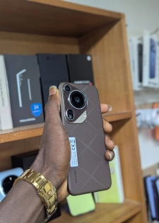 HUAWEI PURA 70 ULTRA