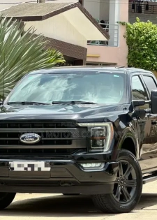 Ford F-150 LARIAT 2023 Noir