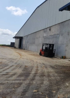 Gd Entrepôt en location a la nouvelle zone de Yopougon