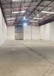 Joli Entrepot sur un superficie de 300m² a Bietry.