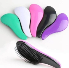 Accessoires cheveux à Bouaké – Vaporisateur, peignes, brosses