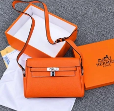 Pochettes tendance dès 25 000 FCFA – Nouvel arrivage
