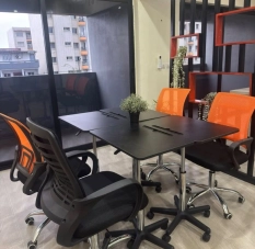 Espace de travail convivial à Angré 8e Tranche