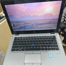HP EliteBook 820 G3 Core i5 – SSD, 8Go RAM, 12,3"